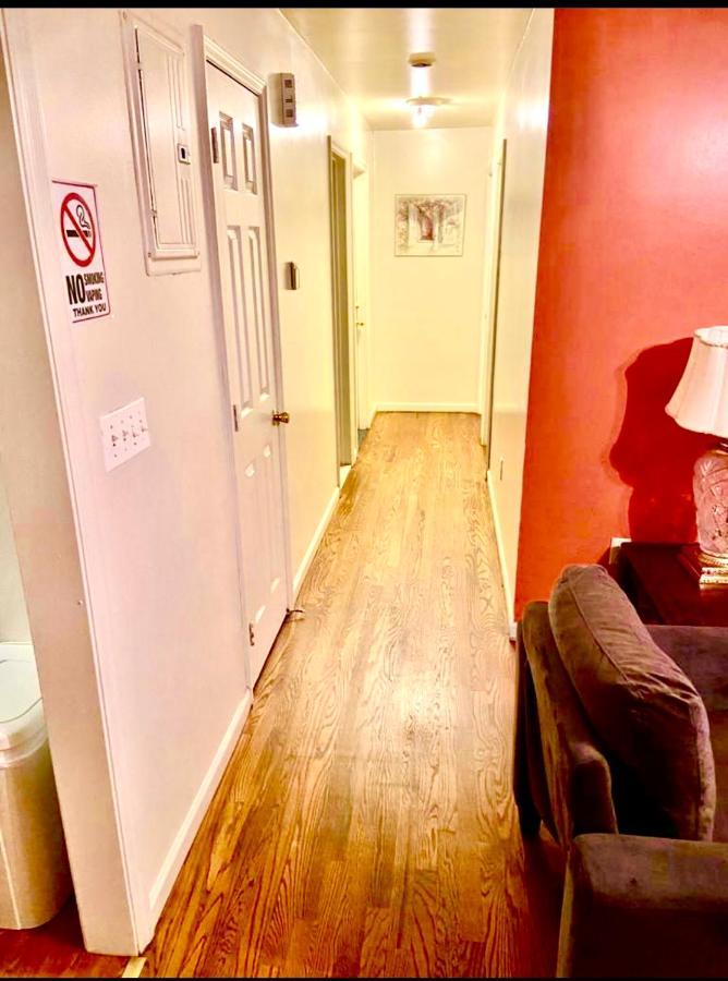 Large 3-Bedrooms/2-Bath Apt, One Block To Train New York Exterior photo