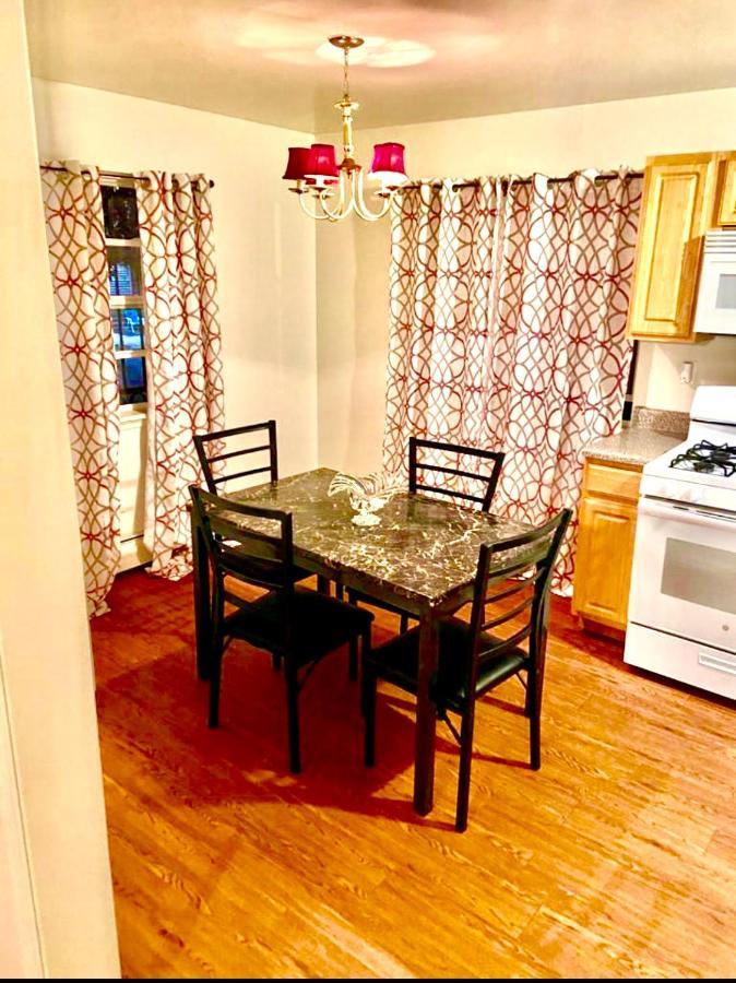 Large 3-Bedrooms/2-Bath Apt, One Block To Train New York Exterior photo